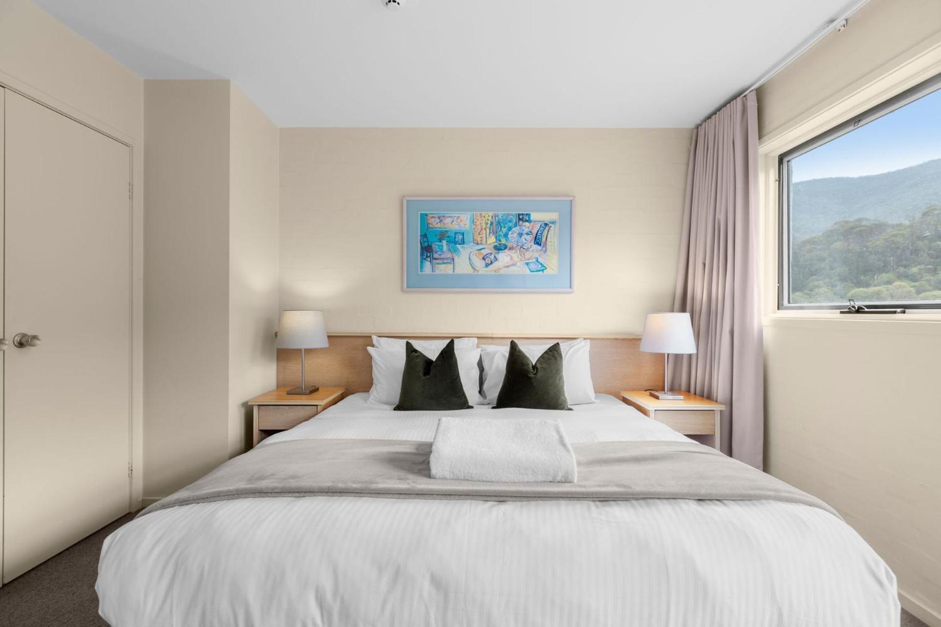 Village Green 2 Bedroom Loft Townhouse With Views Fireplace And Garage Parking Thredbo Luaran gambar