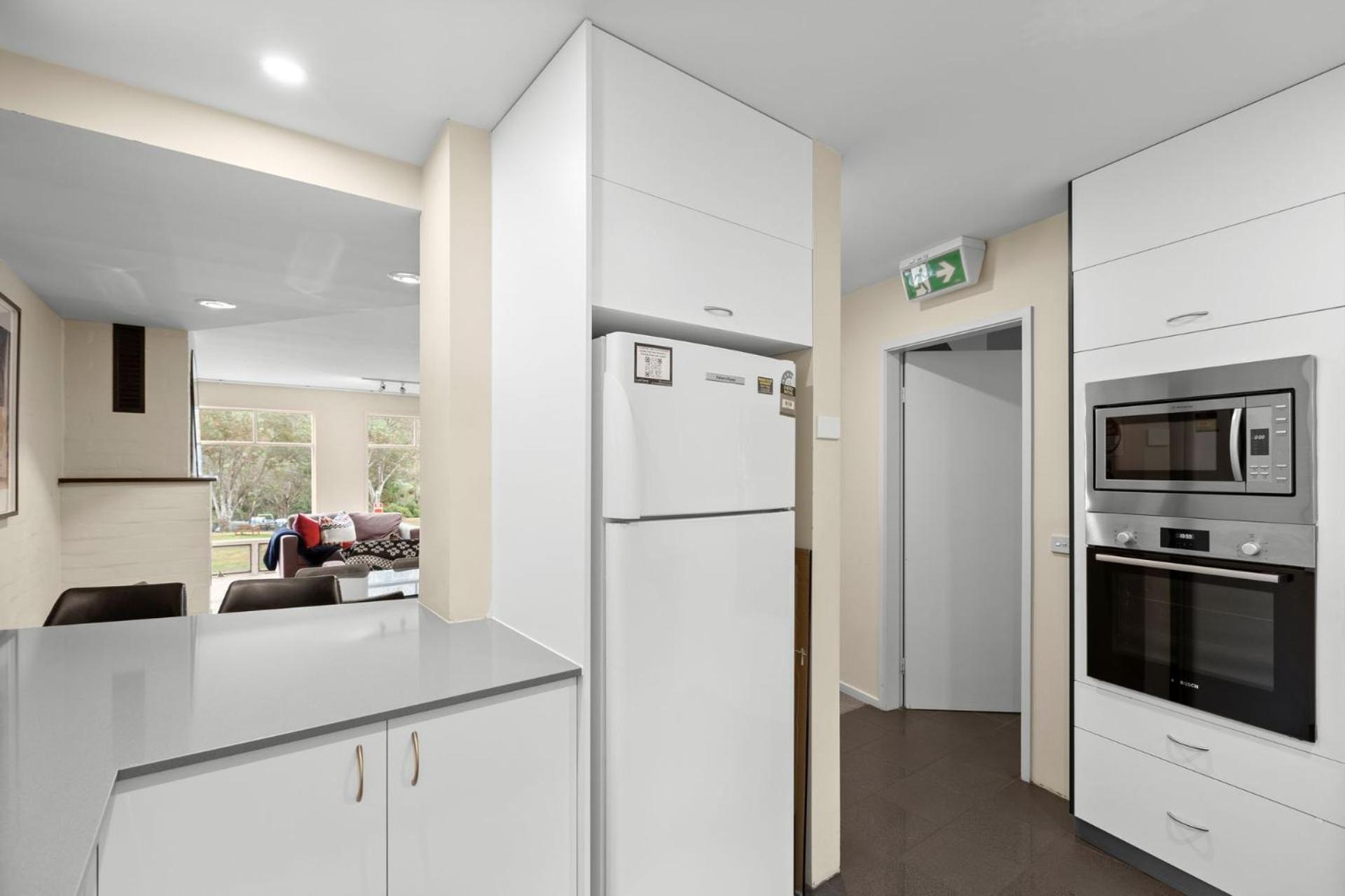 Village Green 2 Bedroom Loft Townhouse With Views Fireplace And Garage Parking Thredbo Luaran gambar